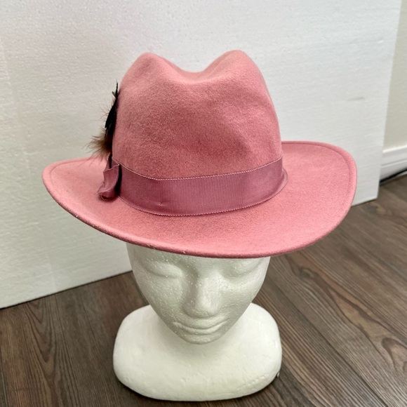 Elegant Pink Feathered Women\'s Hat from England main image 9